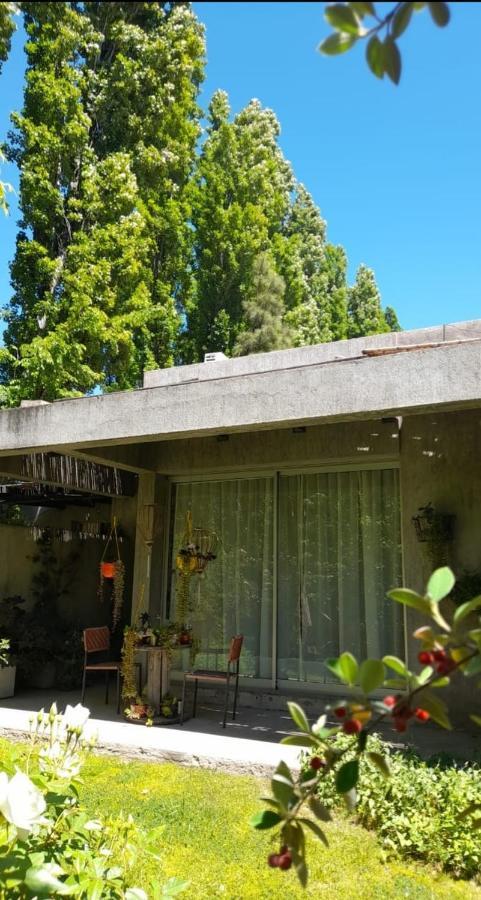 Casa Los Cerezos En Chacras De Coria Kültér fotó
