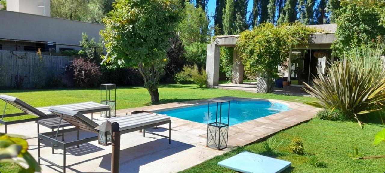 Casa Los Cerezos En Chacras De Coria Kültér fotó