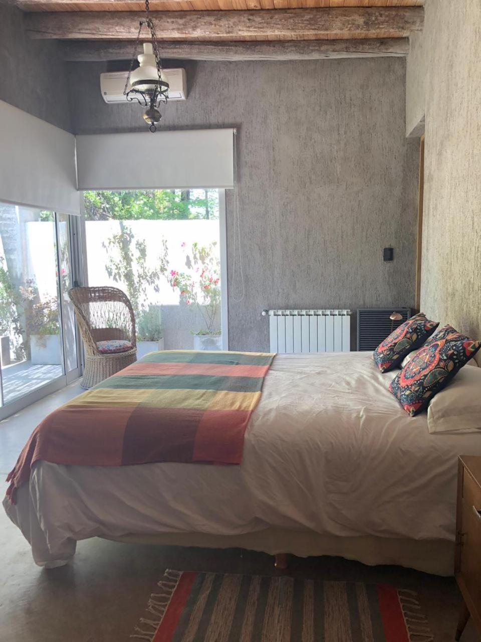 Casa Los Cerezos En Chacras De Coria Kültér fotó