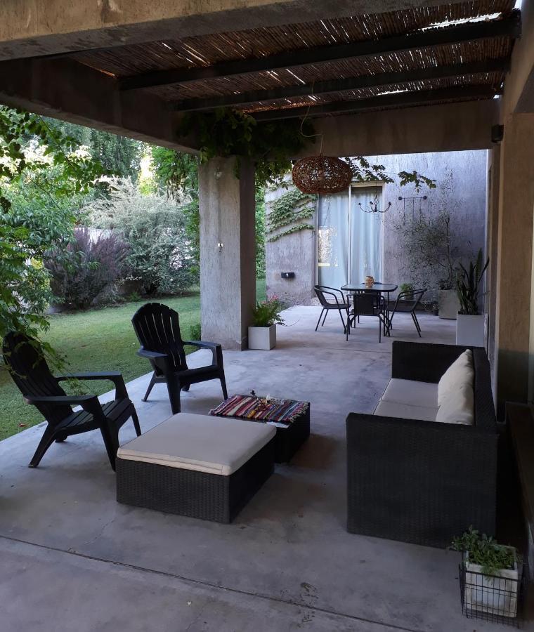 Casa Los Cerezos En Chacras De Coria Kültér fotó